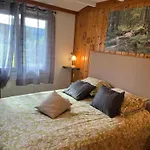 Les Biches Du Saut Des Cuves كسونبورت-لونجمير