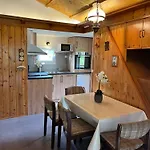 Les Biches Du Saut Des Cuves * كسونبورت-لونجمير