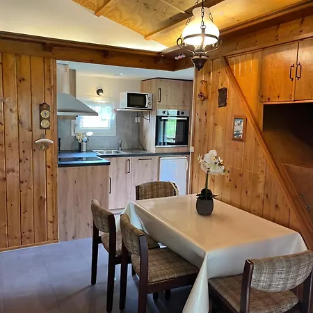 Les Biches Du Saut Des Cuves * كسونبورت-لونجمير