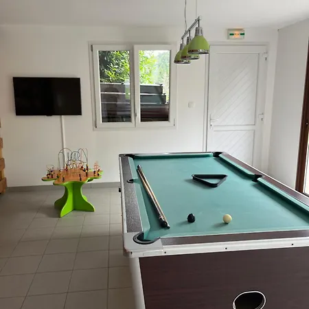 شاليه Les Biches Du Saut Des Cuves كسونبورت-لونجمير