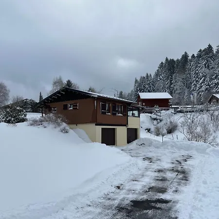 Les Biches Du Saut Des Cuves