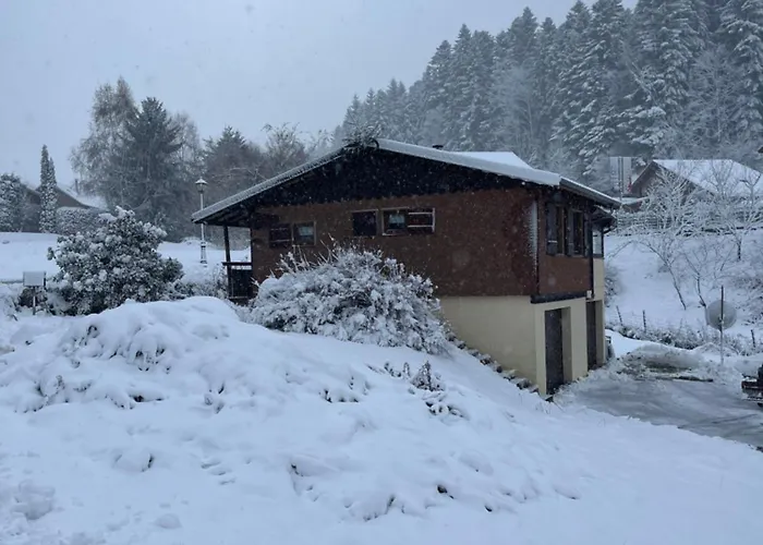 Les Biches Du Saut Des Cuves Horská chata *